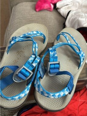 Chaco Blue and White Patterned Strap Sandals